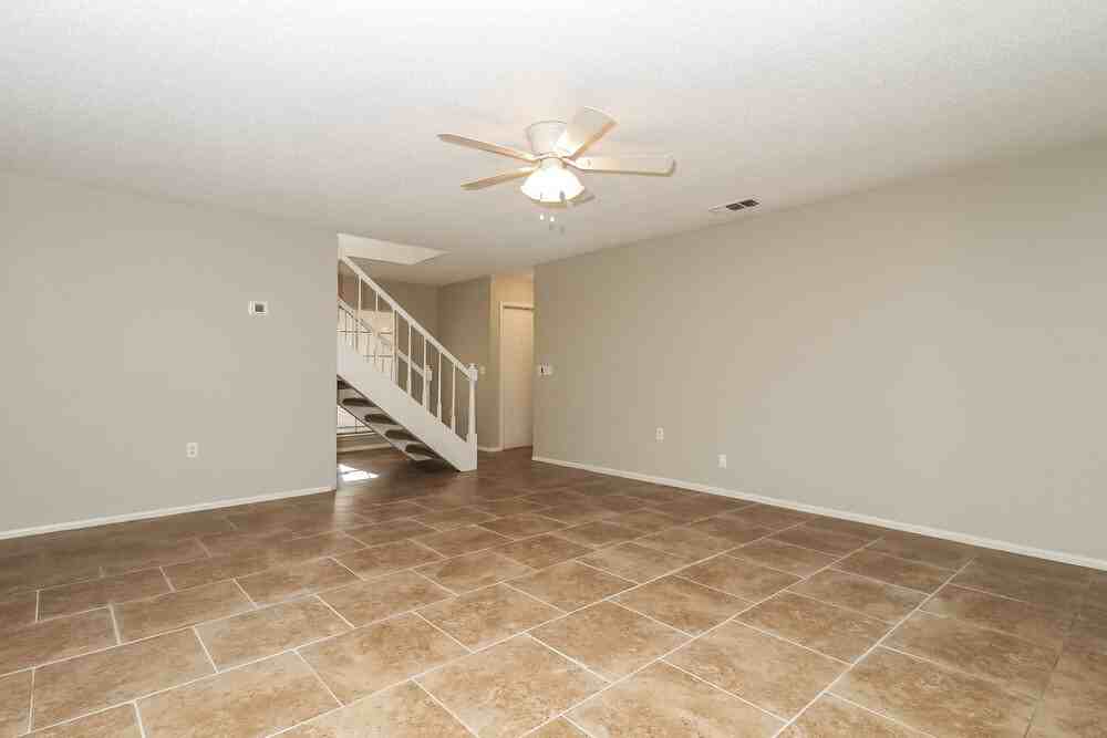 6803 Highland Blf - Photo 4 of 19