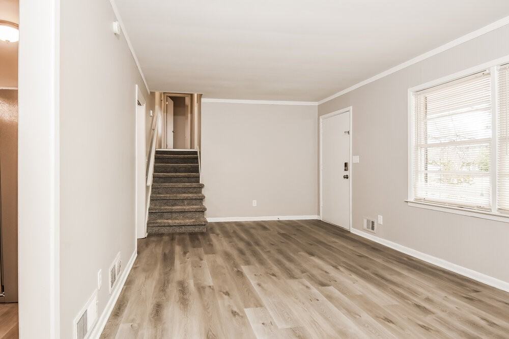 2500 Pine Branch Way - Photo 5 of 21