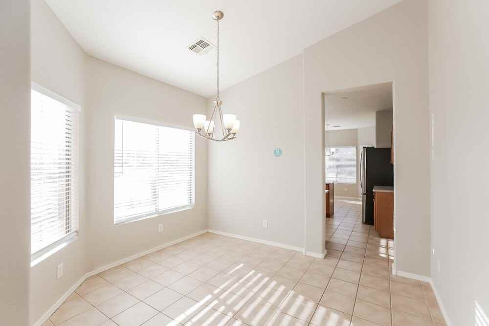 6412 W Hilton Ave - Photo 6 of 16