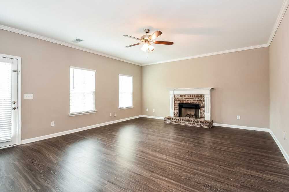 602 Fieldcrest Dr - Photo 4 of 17