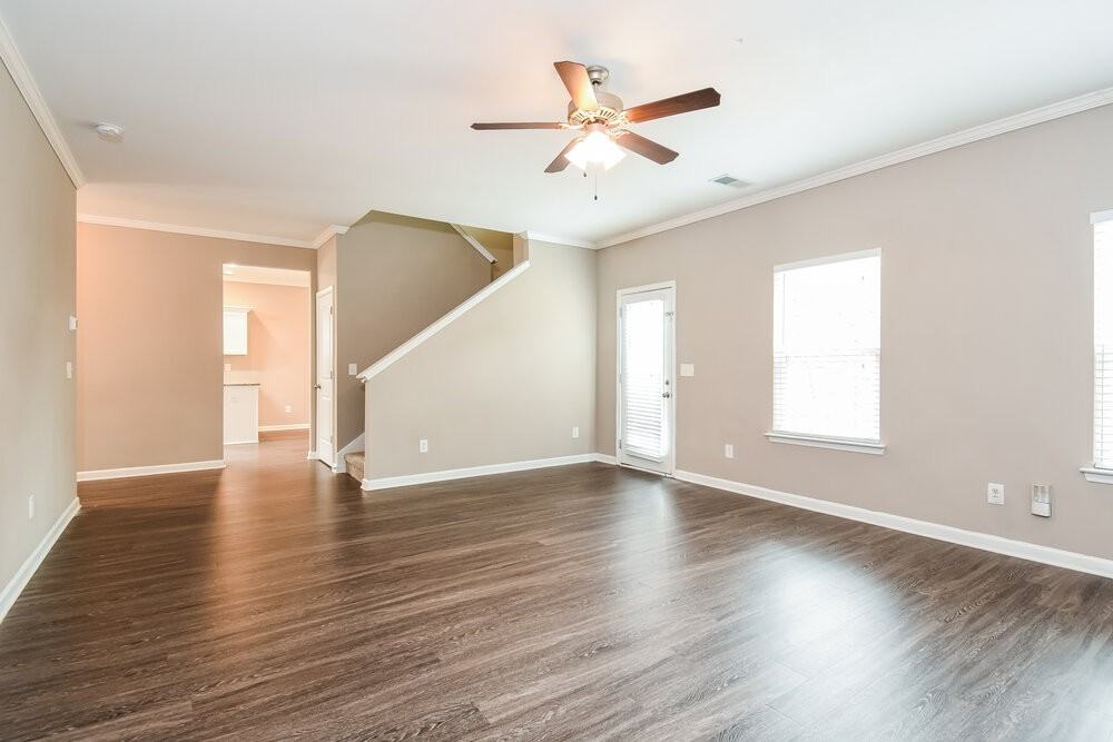 602 Fieldcrest Dr - Photo 5 of 17