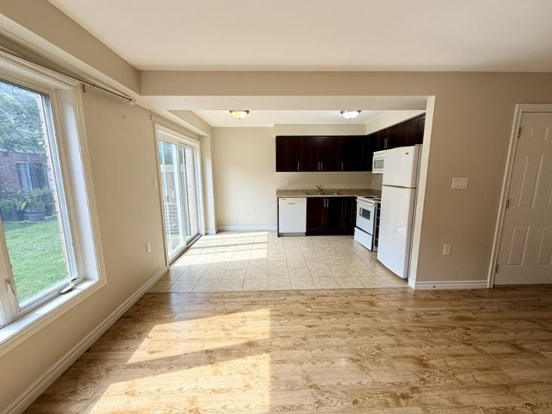 204 Alva St - Photo 7 of 23