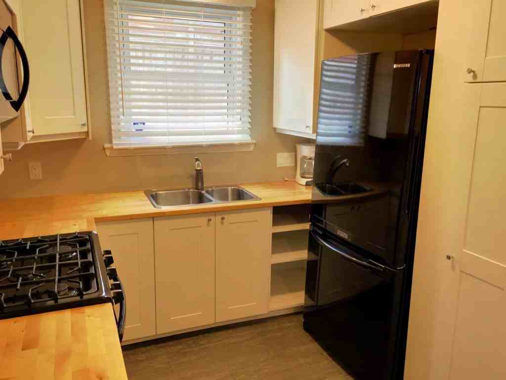 70 Yorkshire St N Uppr - Photo 4 of 10
