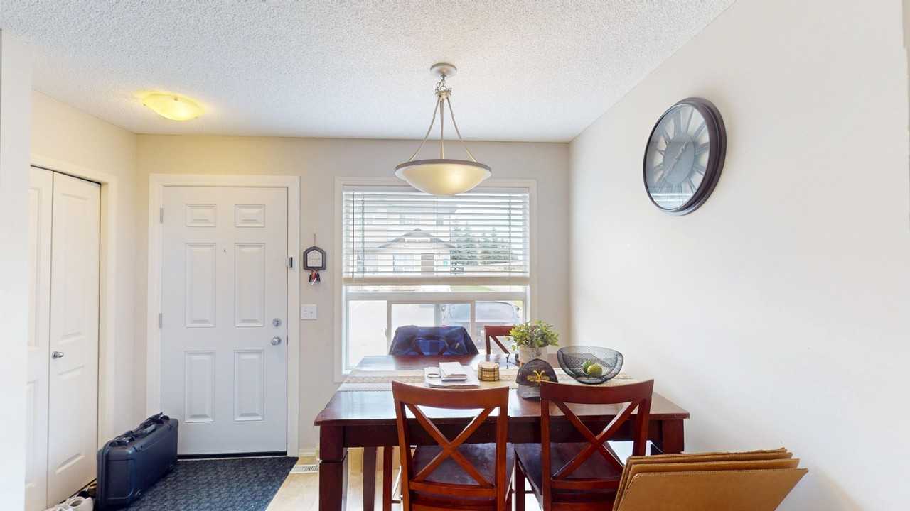 87 Saddlebrook Pt Ne - Photo 2 of 17