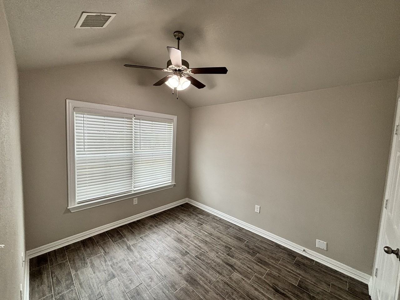 3230 South 13th Street - Photo 5 of 24