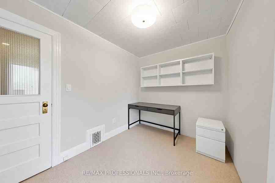 368 Howland Avenue - Photo 22
