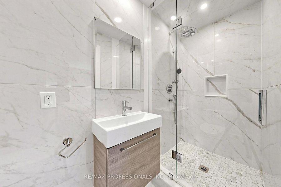 368 Howland Avenue - Photo 18