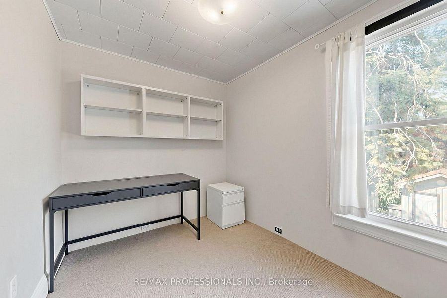 368 Howland Avenue - Photo 21