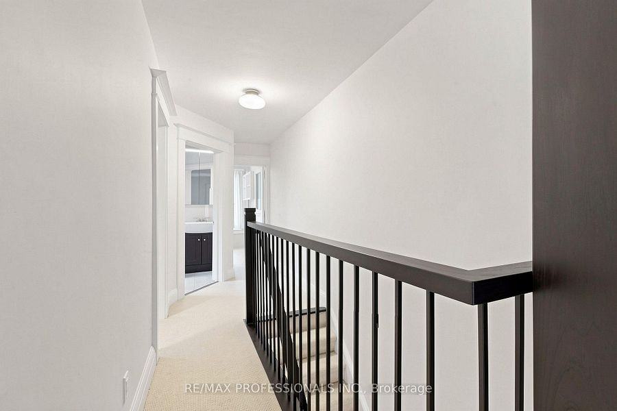 368 Howland Avenue - Photo 15
