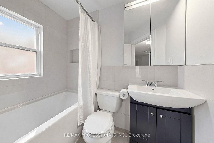 368 Howland Avenue - Photo 23