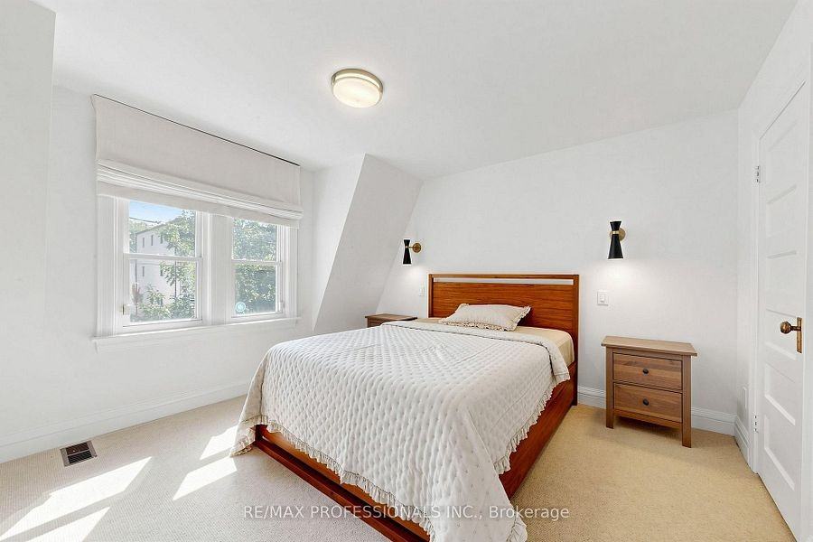 368 Howland Avenue - Photo 17