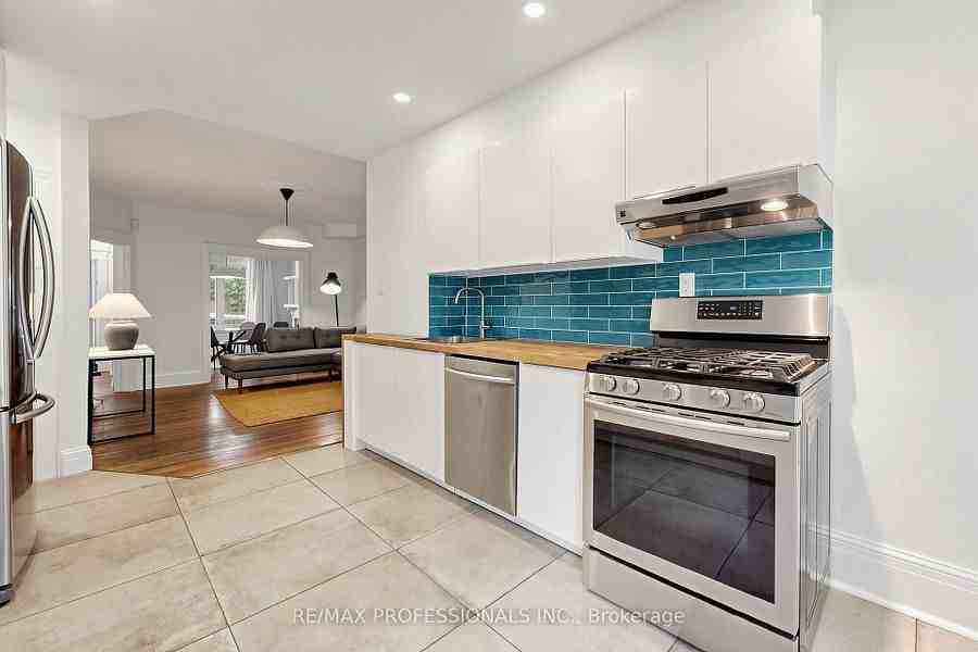 368 Howland Avenue - Photo 11