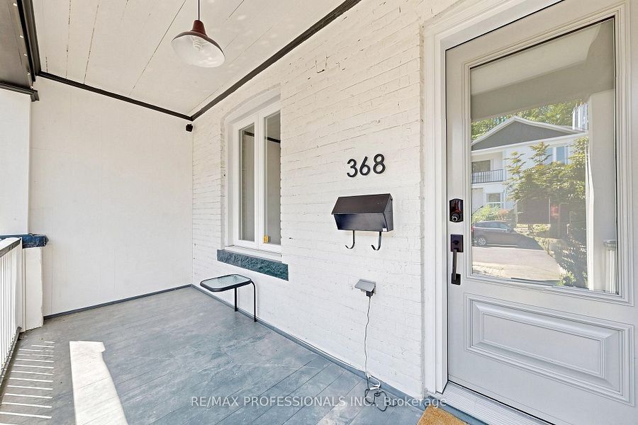 368 Howland Avenue - Photo 2 of 27