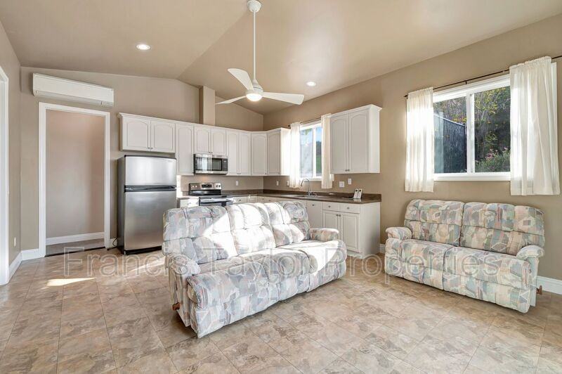 2861 Eastview Ter - Photo 7 of 24