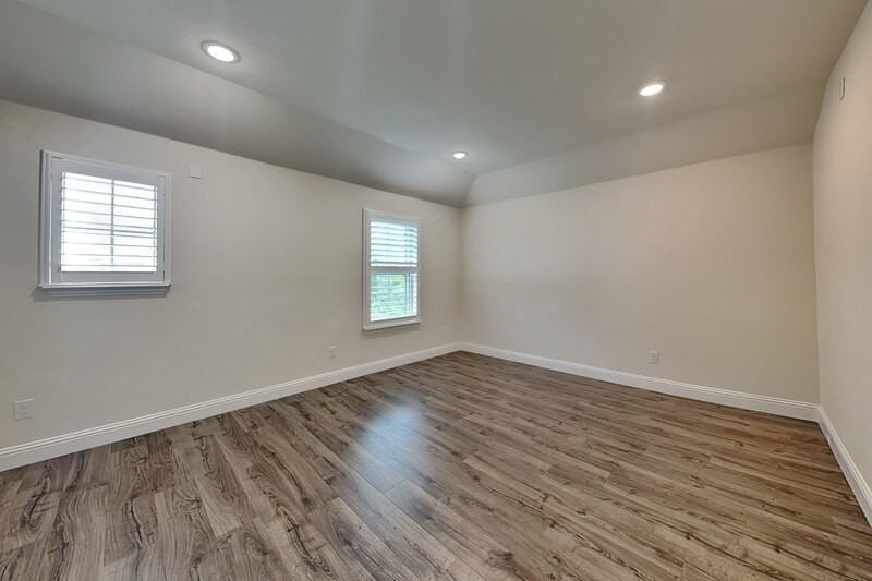 17534 Sequoia Dr - Photo 4 of 19