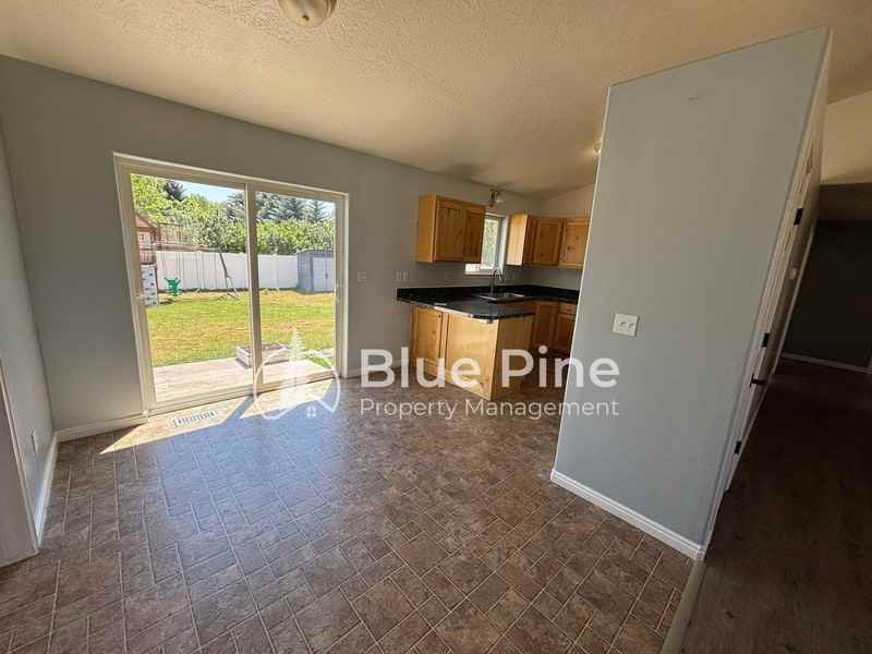 3920 Deloy Dr - Photo 4 of 22