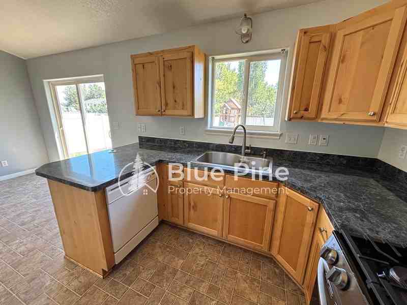 3920 Deloy Dr - Photo 7 of 22