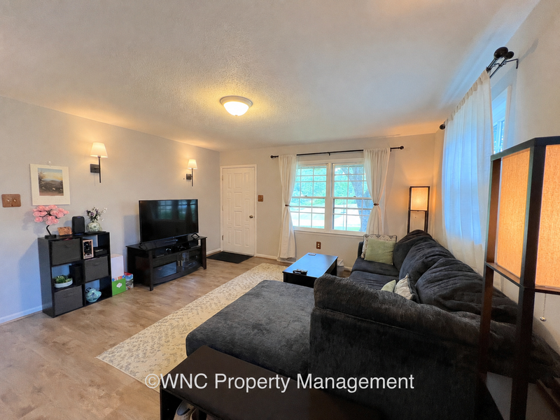 53 Tipperary Dr - Photo 4 of 13