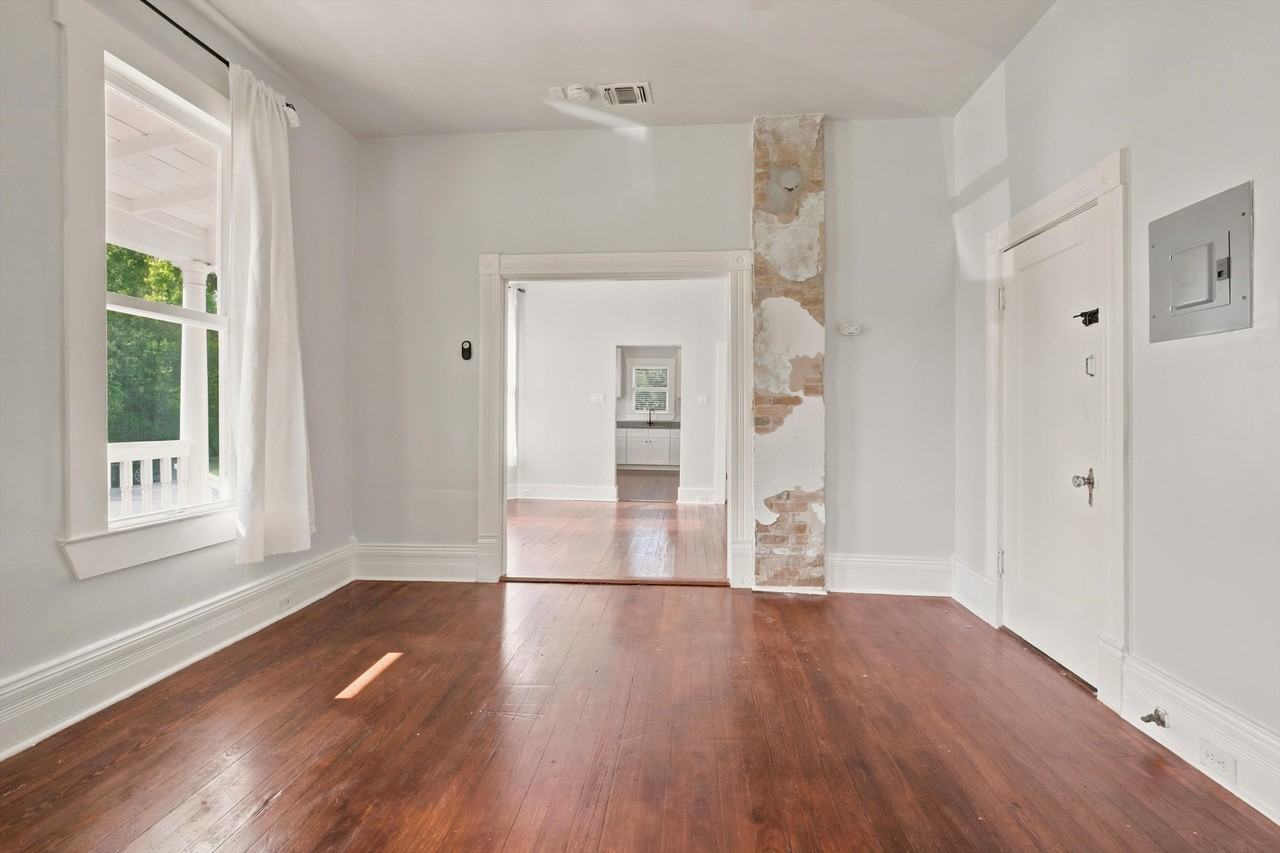 732 Lamar Street - 2Unit 2 #1 - Photo 3 of 10