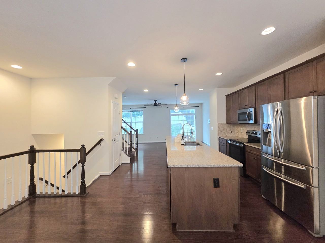 1343 Gilmore St #1 - Photo 4 of 43