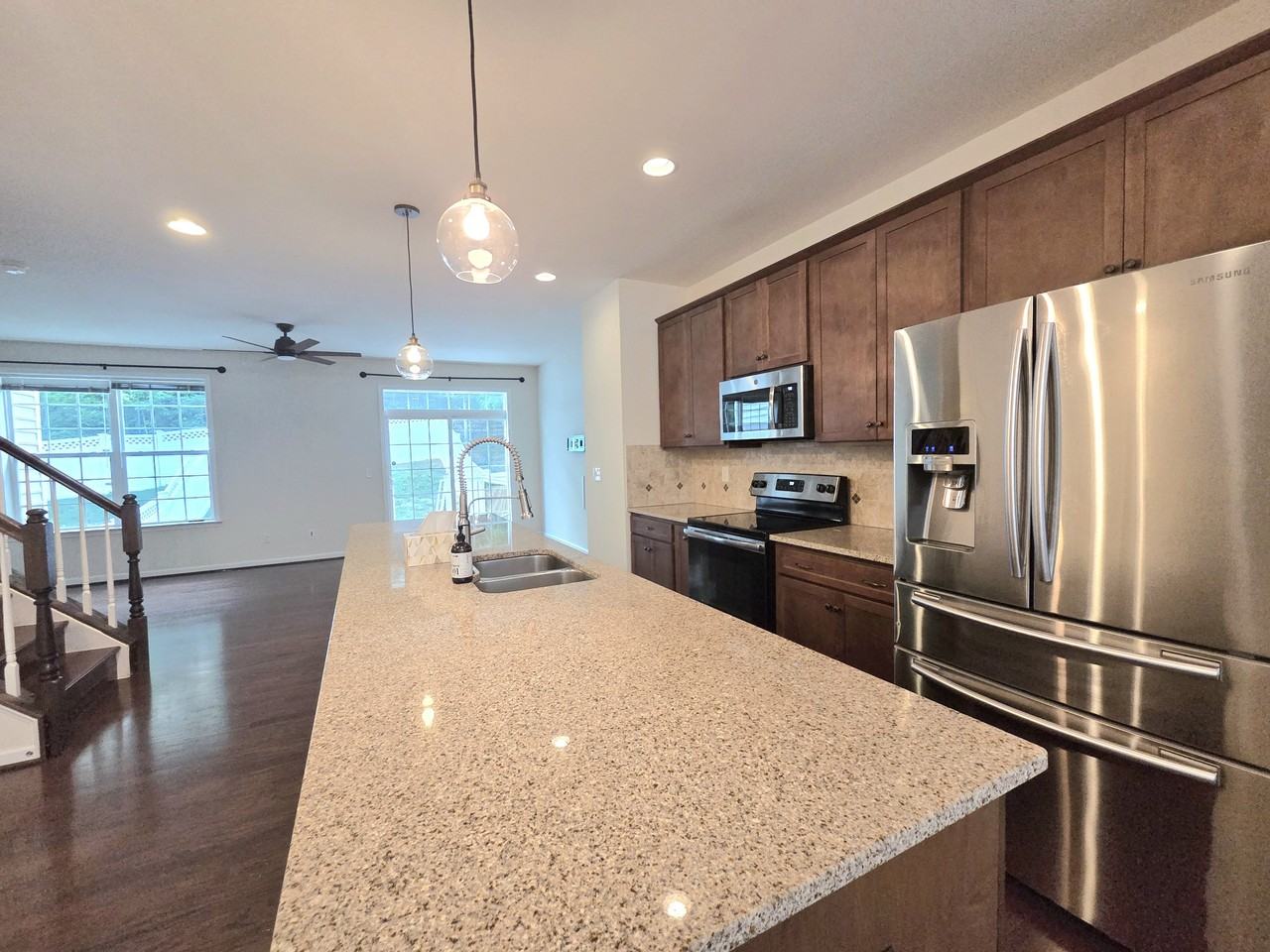 1343 Gilmore St #1 - Photo 6 of 43