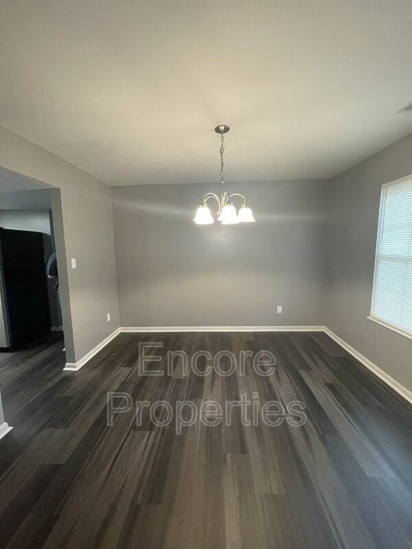 211 Indigo Dr - Photo 3 of 11