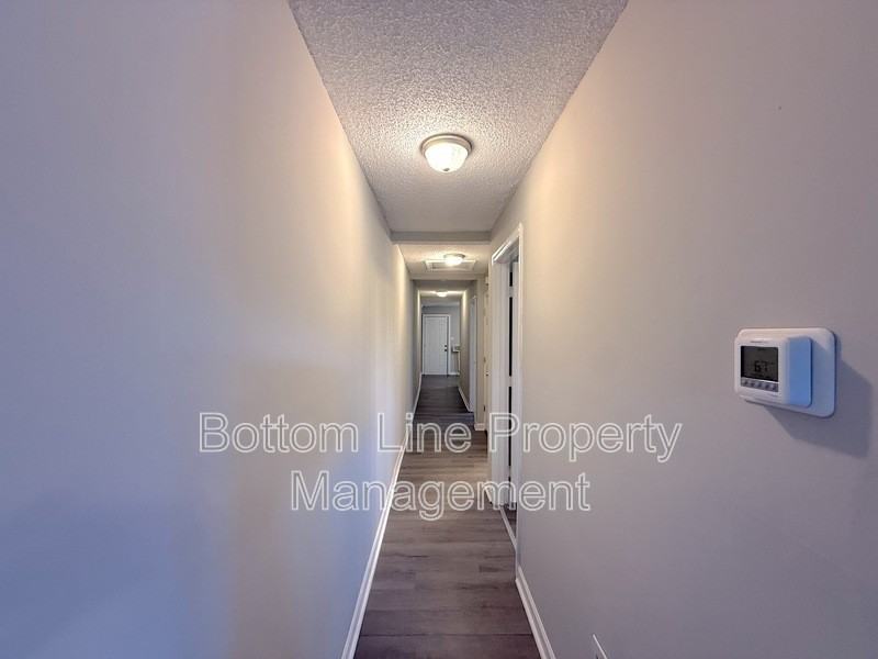 910 N Morris St - Photo 3 of 12
