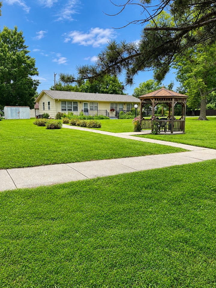 Cottonwood - Photo 2 of 5