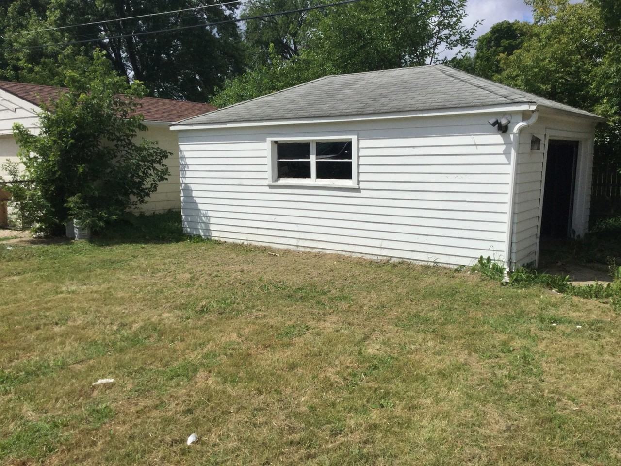 5075 N 47th St - Photo 2 of 11