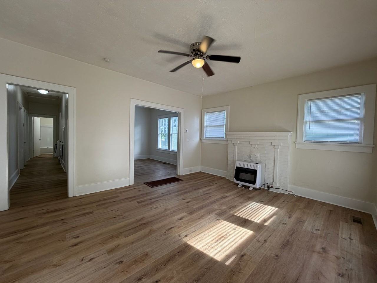 918 Darlington Way Sw - Photo 2 of 27
