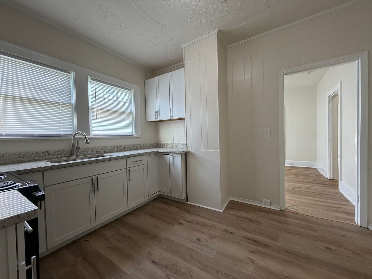 918 Darlington Way Sw - Photo 6 of 27