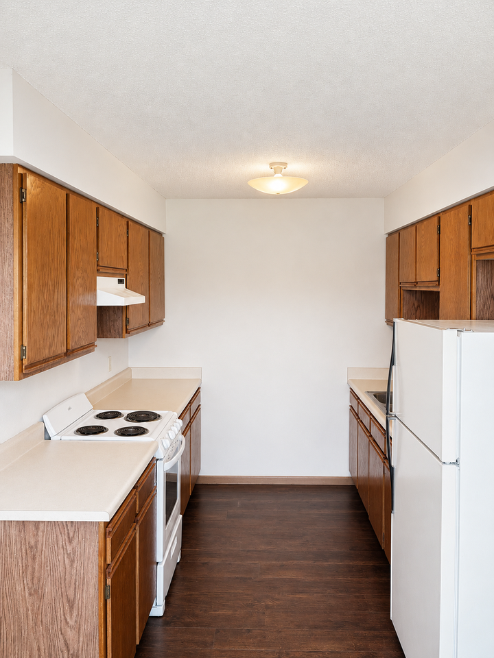 Oregon Trail Apartments - Photo 3 of 8