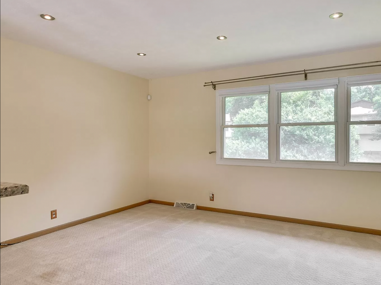 6616 S 151st St - Photo 5 of 18