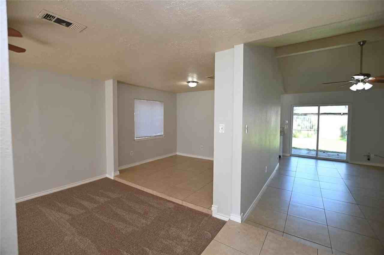 4615 Fitzwater Dr - Photo 2 of 18
