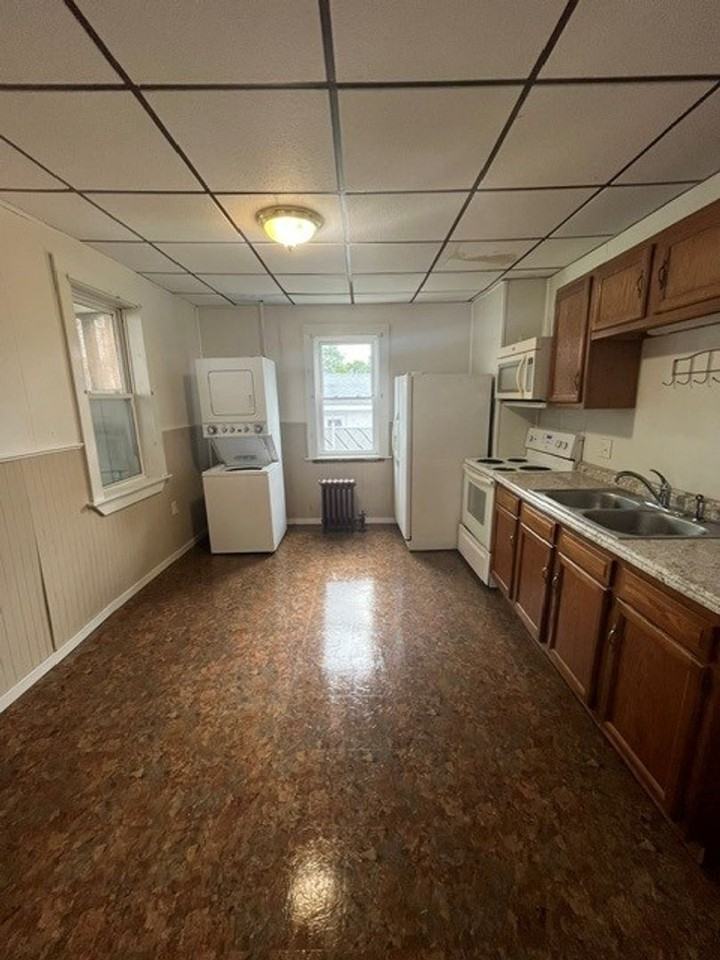 113 S Chestnut St - Photo 5 of 12
