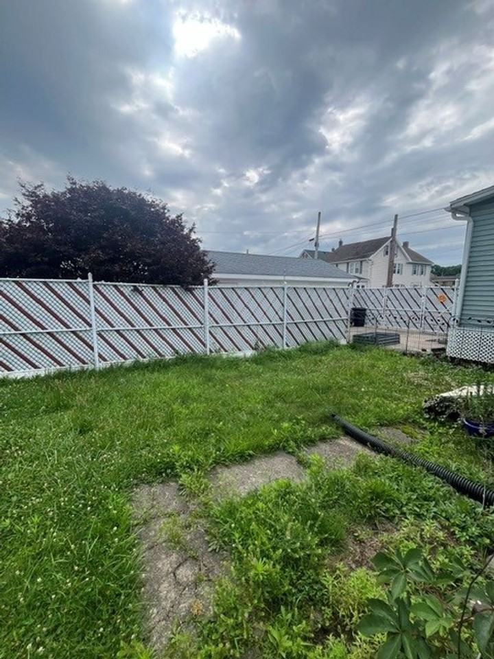 113 S Chestnut St - Photo 7 of 12