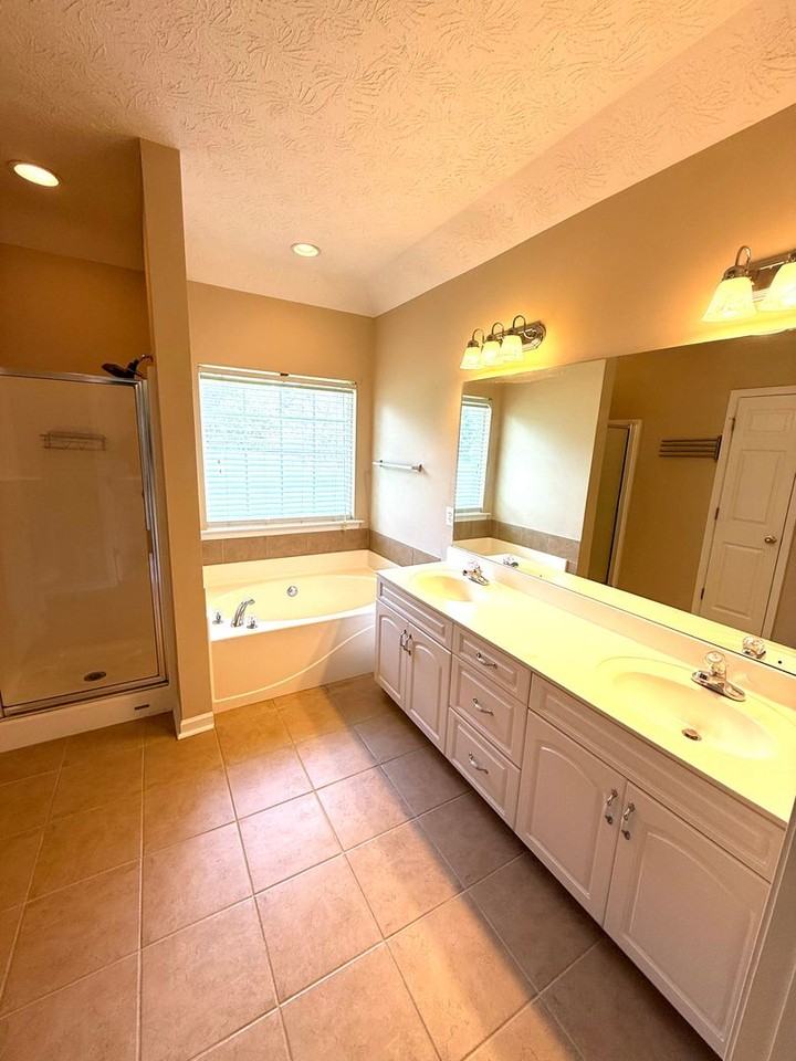 9400 Colleton Ct - Photo 7 of 14
