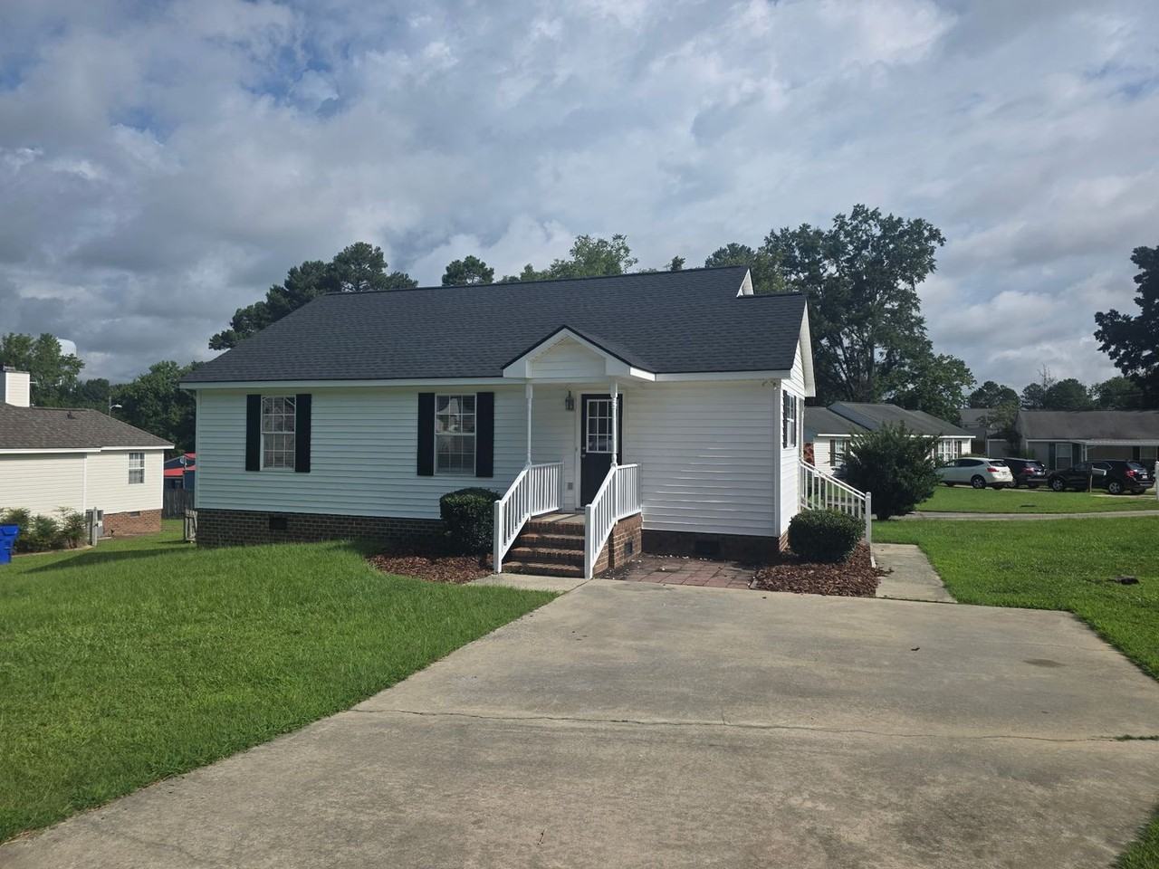 122 Tonya Ct - Photo 2 of 20