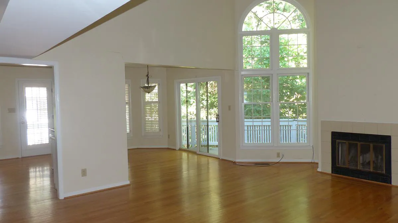 309 Kirkwood Dr - Photo 2 of 9