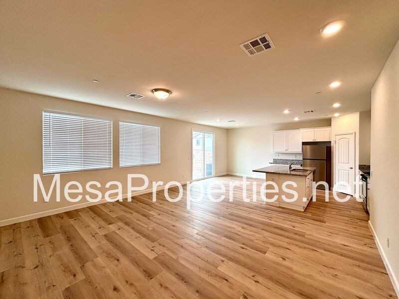 12594 Ava Loma St - Photo 5 of 35