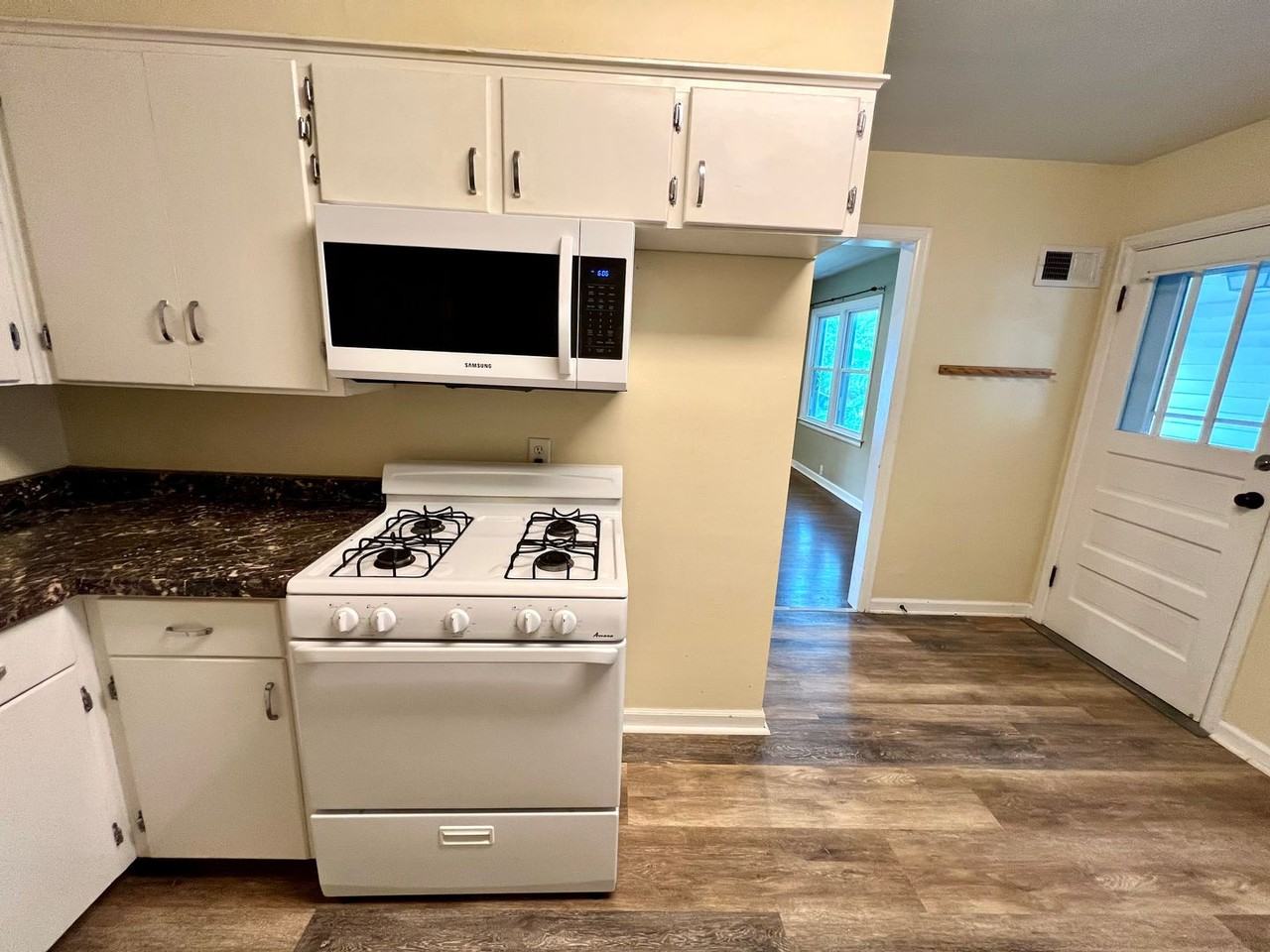 700 Ratone St - Photo 5 of 16