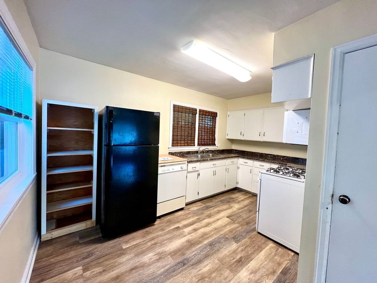 700 Ratone St - Photo 6 of 16