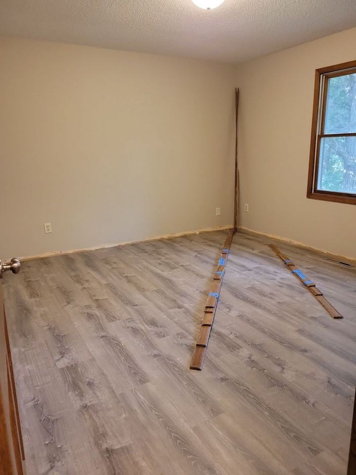 1345 S 6th St - Photo 4 of 6