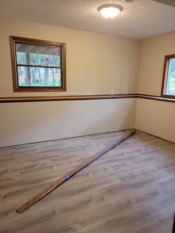 1345 S 6th St - Photo 5 of 6