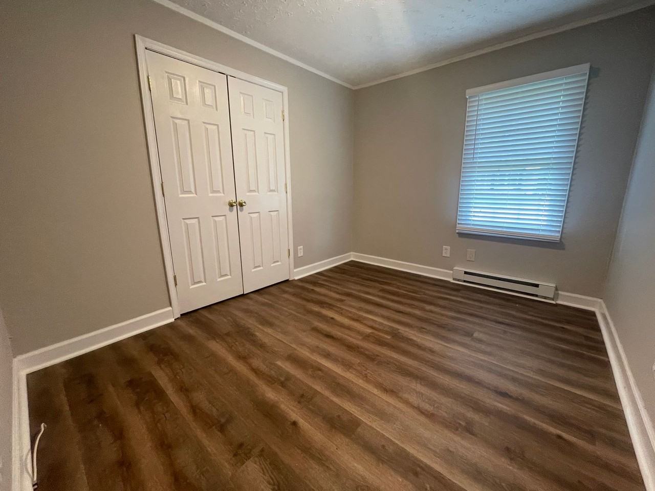 214 Belvidere St - Photo 7 of 11