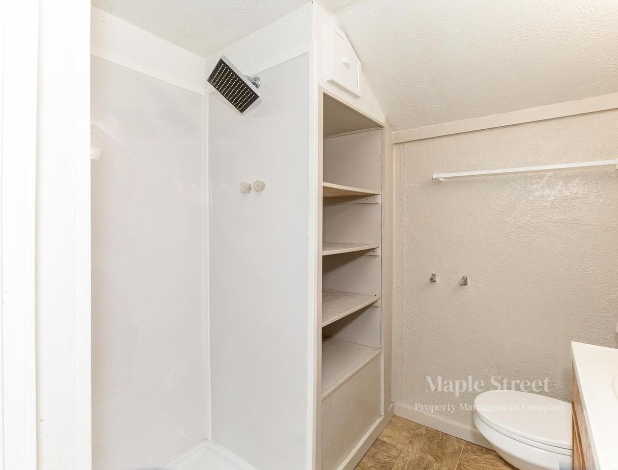 1721 1721 5th St Ext - Photo 4 of 8