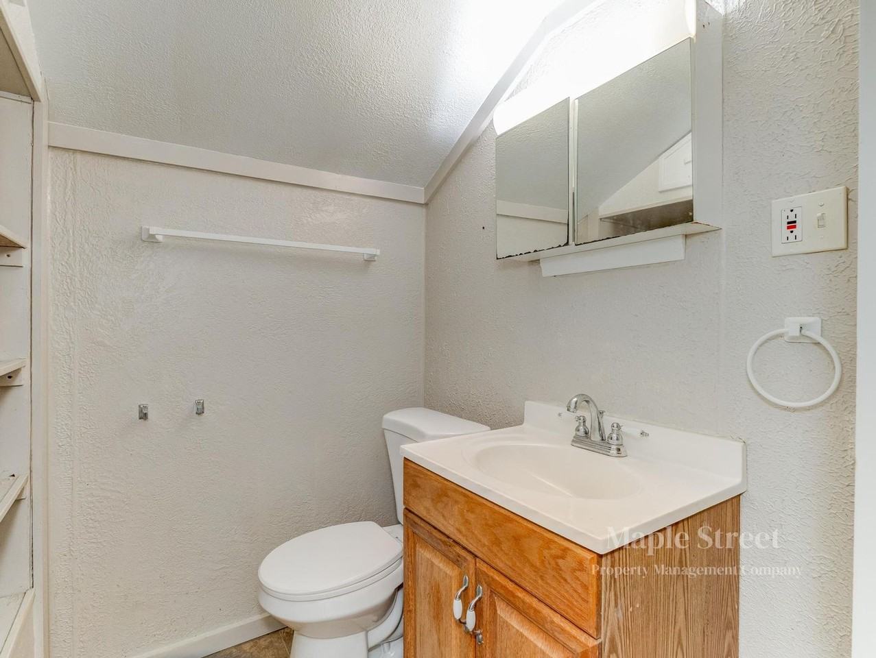 1721 1721 5th St Ext - Photo 5 of 8