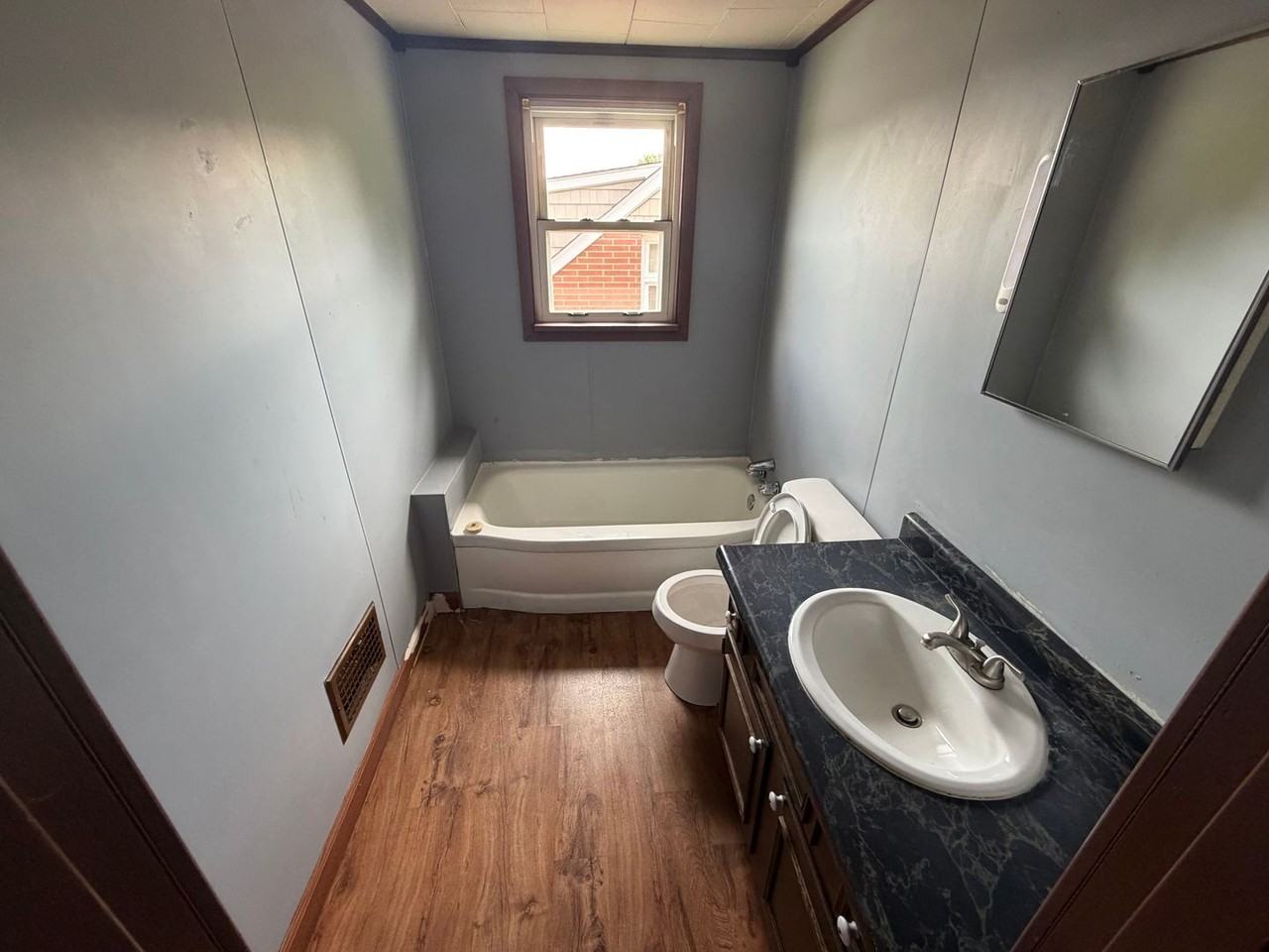 412 Buckeye St - Photo 5 of 26