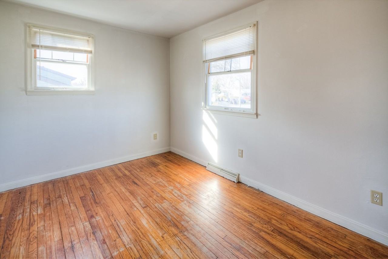 203 Sycamore Rd - Photo 7 of 14