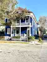 featured image of 416 E 40th St